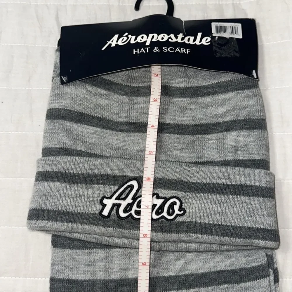 Aeropostale OS Gray Silver White Logo Stripes Knit Hat & Scarf Gift Set